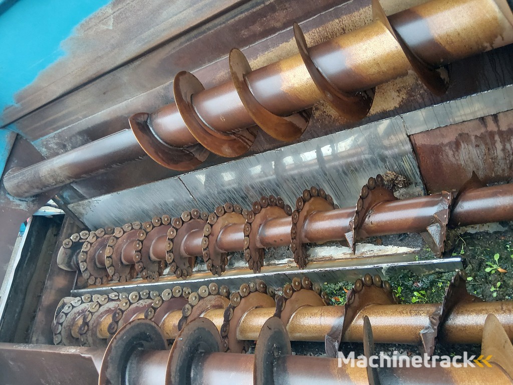 Frasto Falco 17 voermengwagen met laadfrees