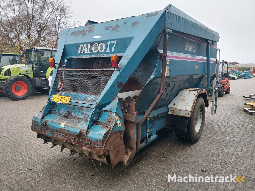 Frasto Falco 17 voermengwagen met laadfrees