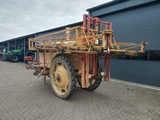 Minituur van Agrifac / Cebeco getrokken veldspuit 27 meter 3000 liter
