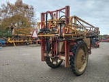 Minituur van Agrifac / Cebeco getrokken veldspuit 27 meter 3000 liter