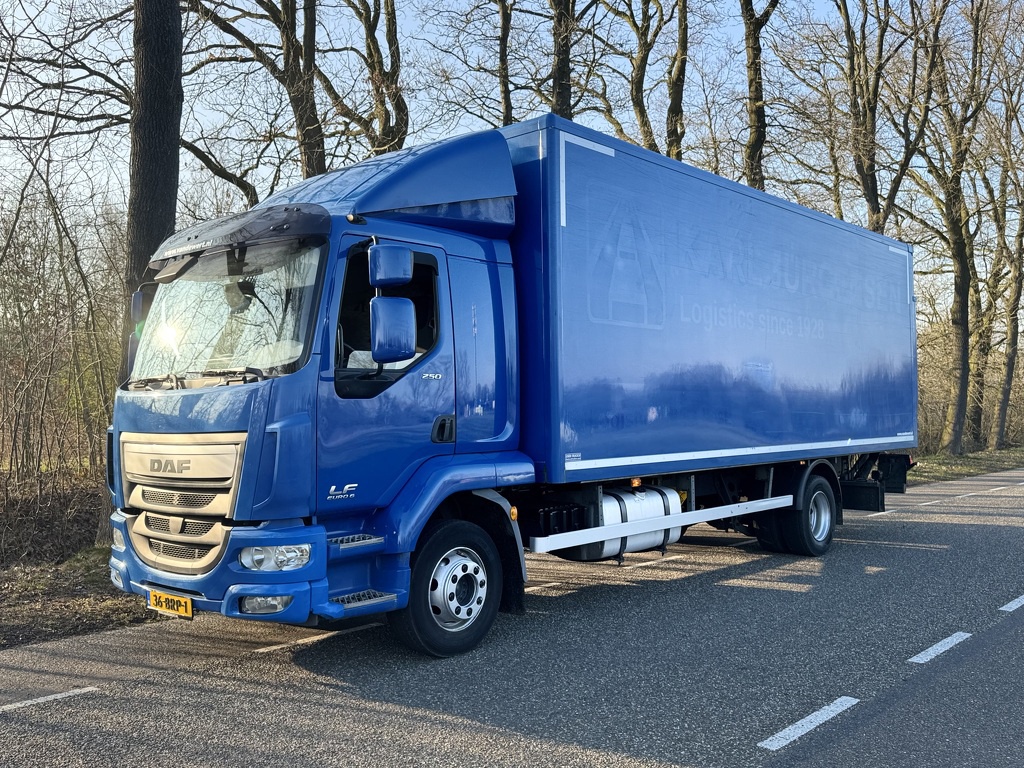 DAF LF 250 4x2 Bakwagen - 1500 KG Laadklep - Euro 6 - 2014 - Automaat