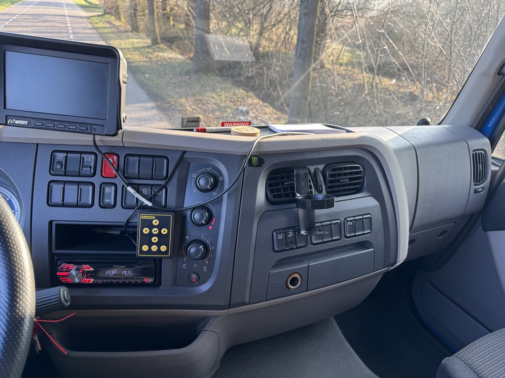 DAF LF 250 4x2 Bakwagen - 1500 KG Laadklep - Euro 6 - 2014 - Automaat