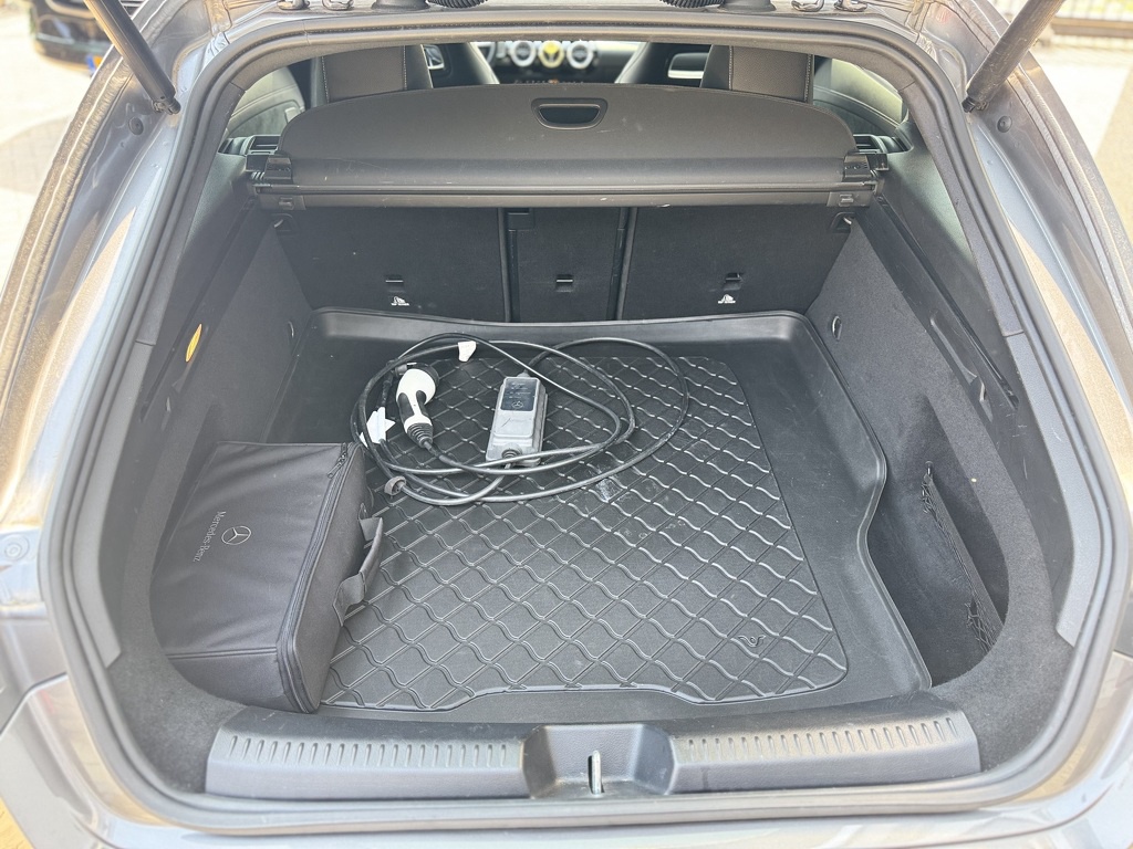 Mercedes CLA Klasse Shooting Brake 250e Hybride Amg Pakket Night Pakket  Burmester Audio Automaat 2021 APK 8-2027