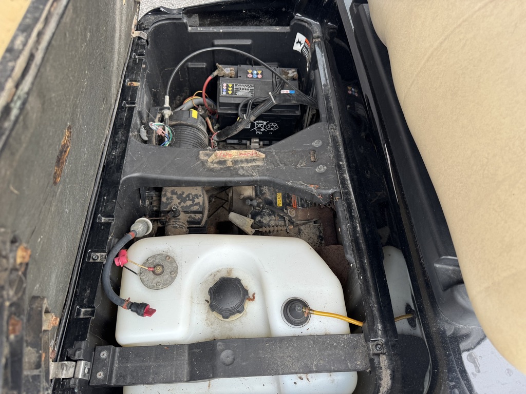 Golfcar CLUBCAR PRESEDENT zwart 2 zits Benzine golfkar cart