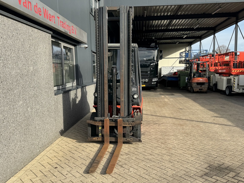 Linde H25D-02 Triplo 640 Freelift / Sideshift / 4e functie Diesel 1995