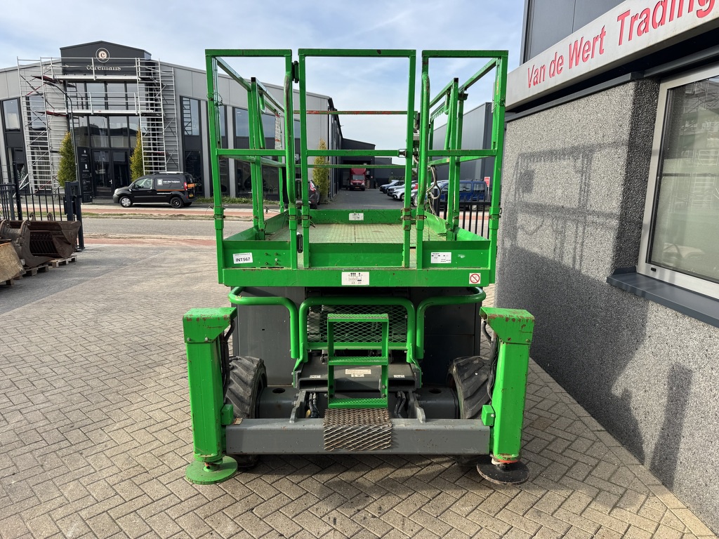 SKYJACK SJ 6826RT Schaarhoogwerker SCISSOR 2012 4X4 Kubota Diesel 10M Werkhoogte