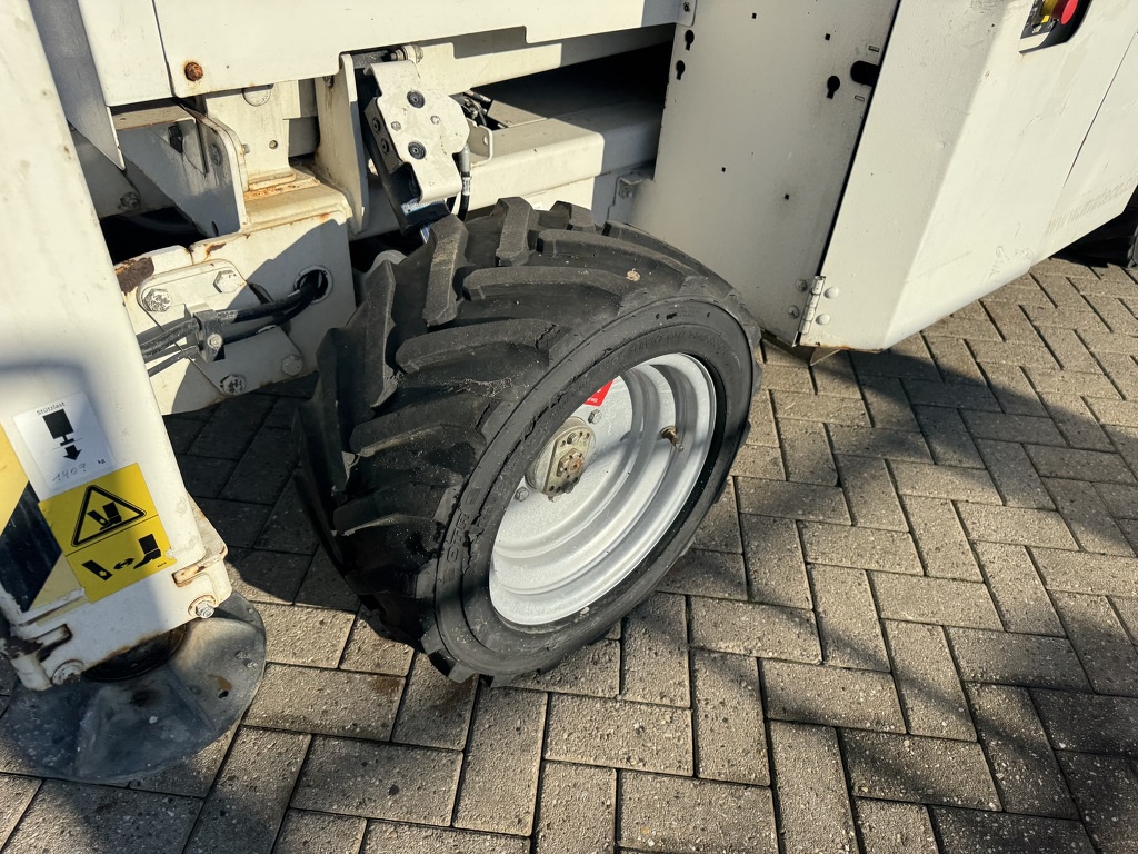 Genie GS 3369 RT  Hoogwerker / Arbeitsbuhne 12mtr werkhoogte 4x4 Kubota DIESEL 2012