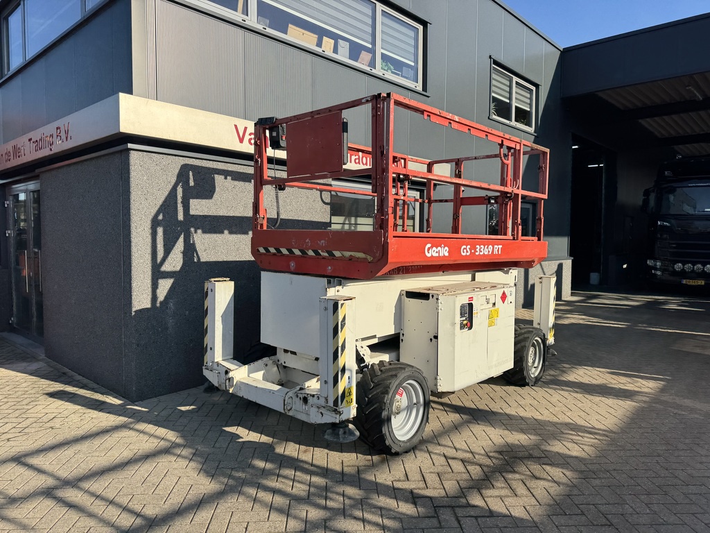 Genie GS 3369 RT  Hoogwerker / Arbeitsbuhne 12mtr werkhoogte 4x4 Kubota DIESEL 2012