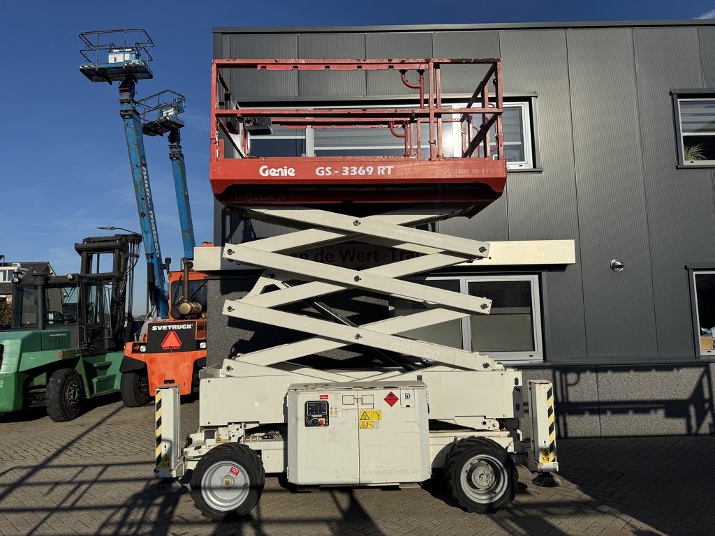 Genie GS 3369 RT  Hoogwerker / Arbeitsbuhne 12mtr werkhoogte 4x4 Kubota DIESEL 2012