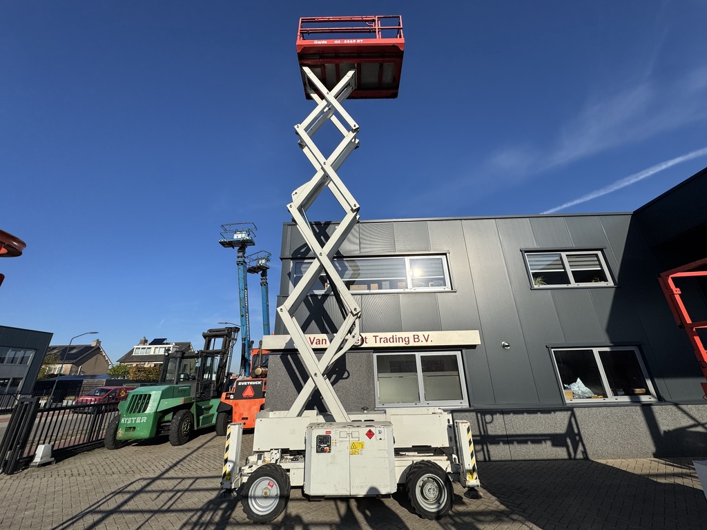 Genie GS 3369 RT  Hoogwerker / Arbeitsbuhne 12mtr werkhoogte 4x4 Kubota DIESEL 2012