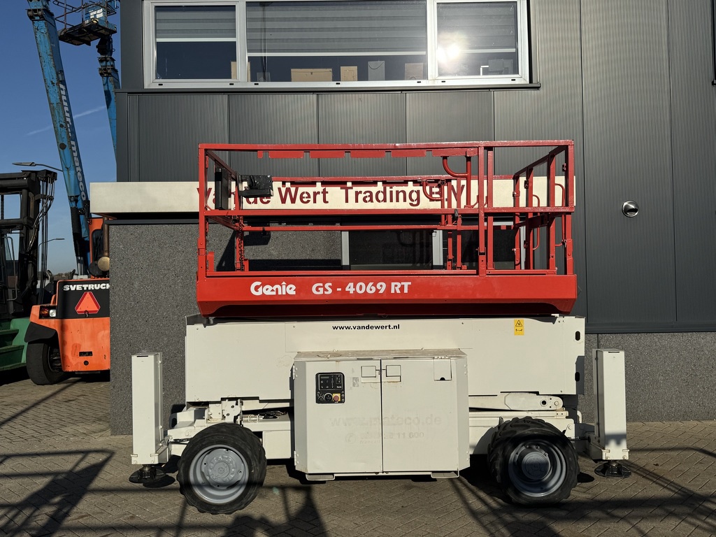 GENIE GS 4069 RT  Hoogwerker / Arbeitsbuhne 14mtr werkhoogte 4x4 Kubota DIESEL 2013