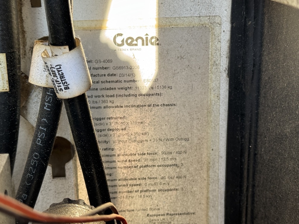 GENIE GS 4069 RT  Hoogwerker / Arbeitsbuhne 14mtr werkhoogte 4x4 Kubota DIESEL 2013