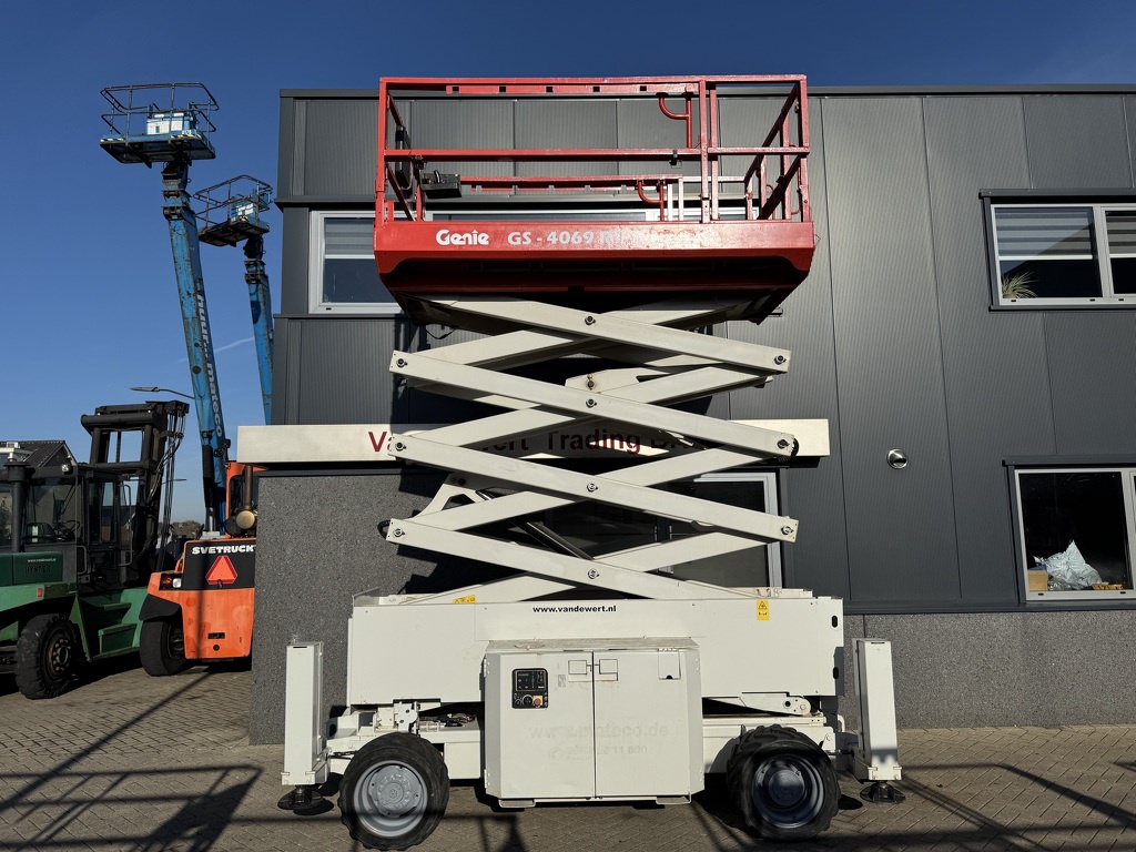 GENIE GS 4069 RT  Hoogwerker / Arbeitsbuhne 14mtr werkhoogte 4x4 Kubota DIESEL 2013