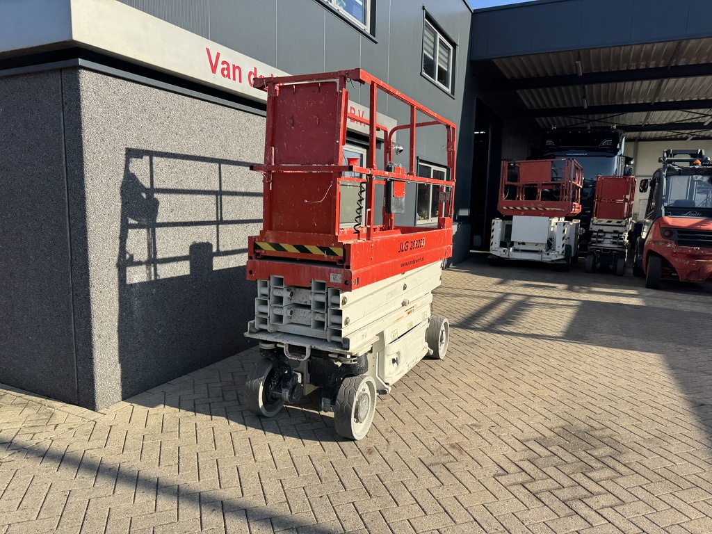 JLG 2032ES Schaarhoogwerker / Scissor lift 8Meter Werkhoogte 2016 Elektrisch