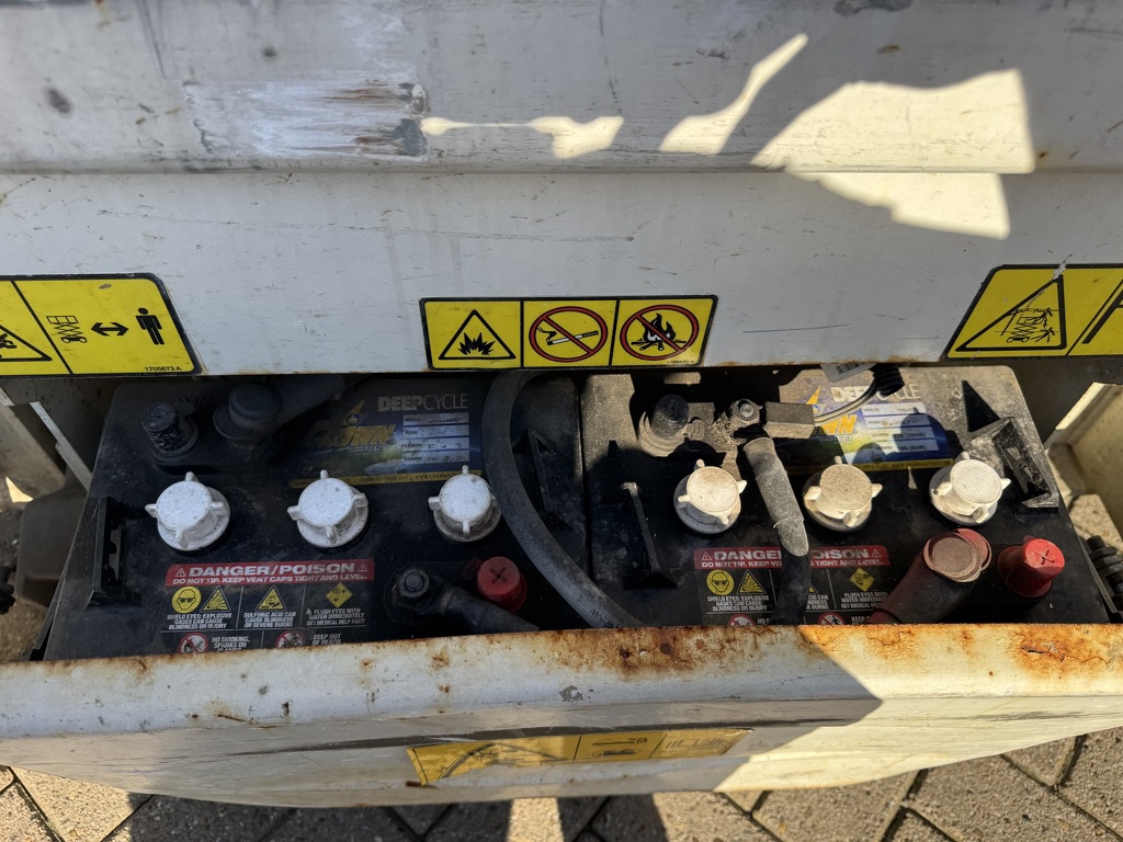 JLG 2030ES Schaarhoogwerker / Scissor lift 8Meter Werkhoogte 2014 Elektrisch