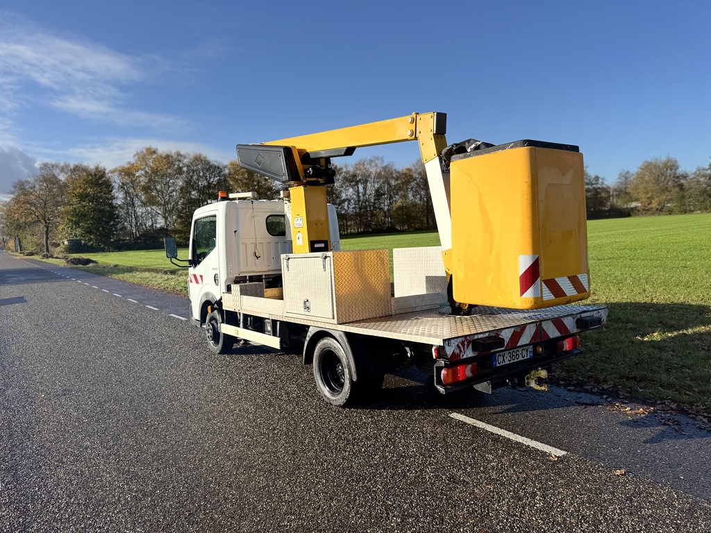 Renault Maxity  Arbeitsbuhne Autohoogwerker 11mtr werkhoogte 2013 67dkm 2400uur