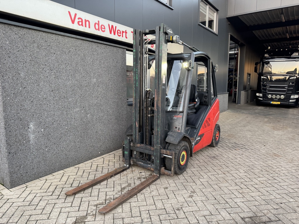 Linde H25D-02 Triplo 550 Freelift / Sideshift / 4e functie VW Diesel 2014