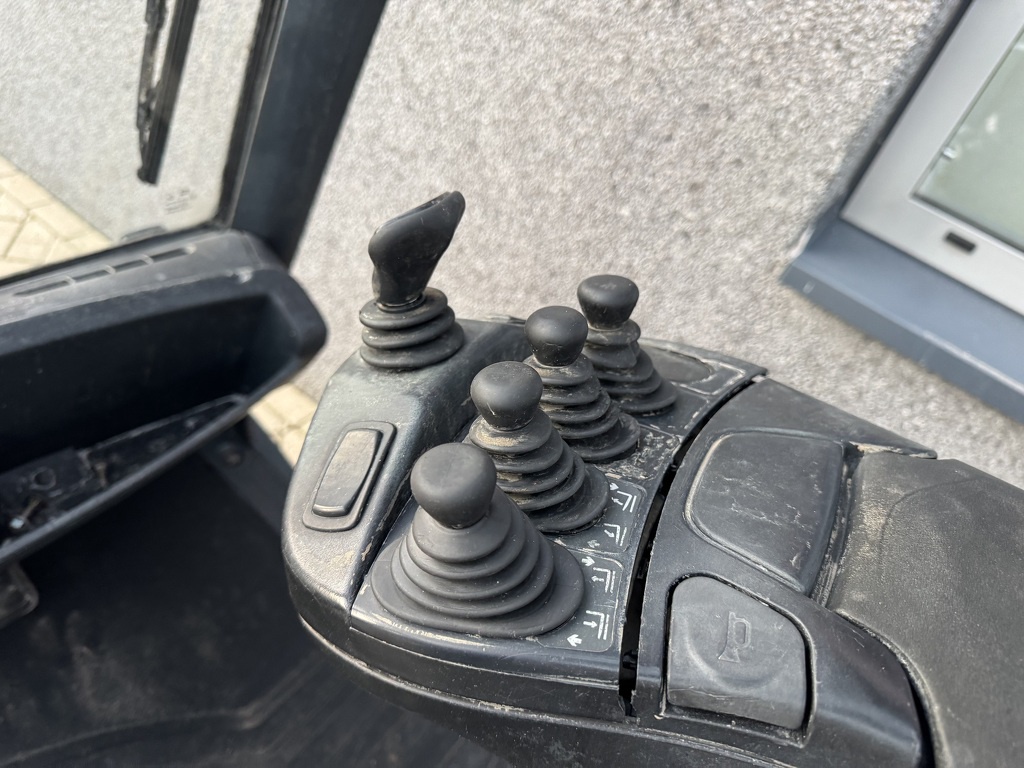 Linde H25D-02 Triplo 550 Freelift / Sideshift / 4e functie VW Diesel 2014