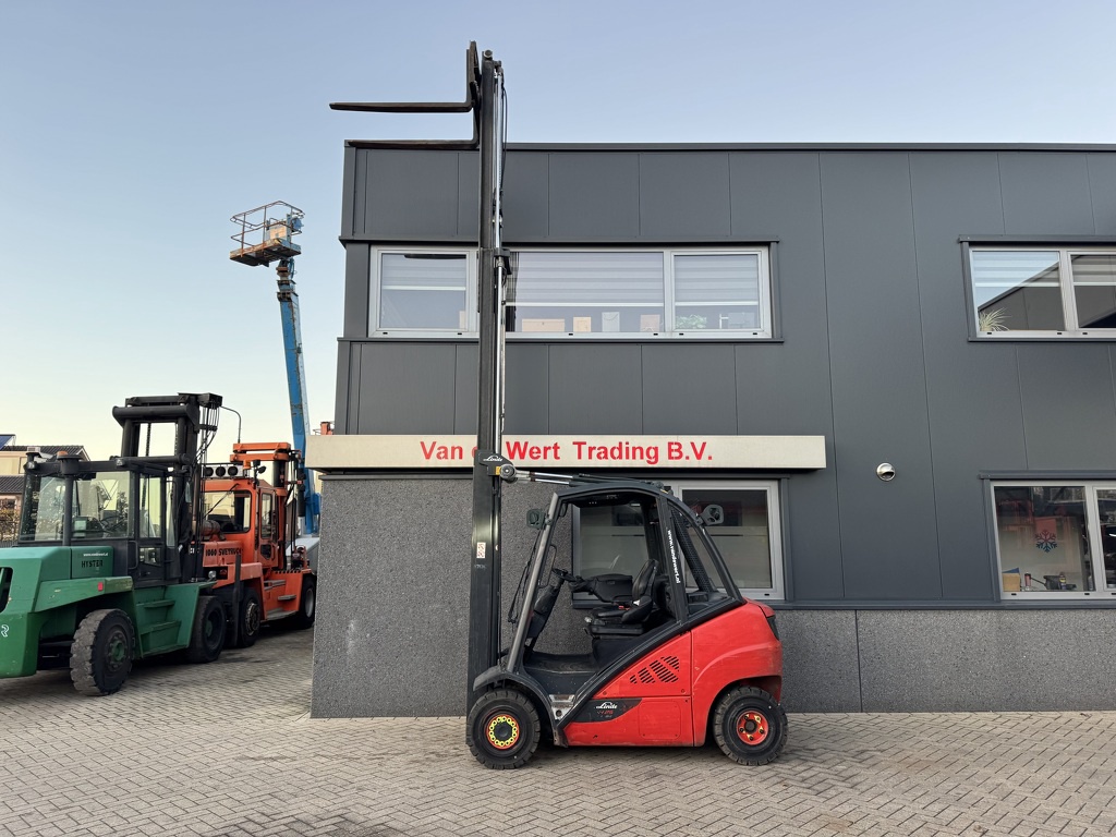 Linde H25D-02 Triplo 550 Freelift / Sideshift / 4e functie VW Diesel 2014