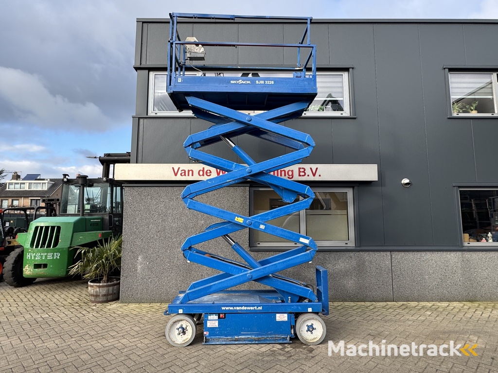 Schaarhoogwerker SCISSOR SKYJACK SJ3226 9.92M Werkhoogte 2015 175uur