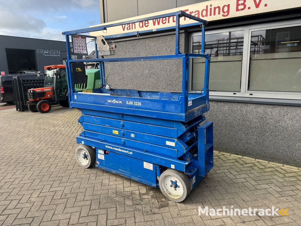 Schaarhoogwerker SCISSOR SKYJACK SJ3226 9.92M Werkhoogte 2015 175uur