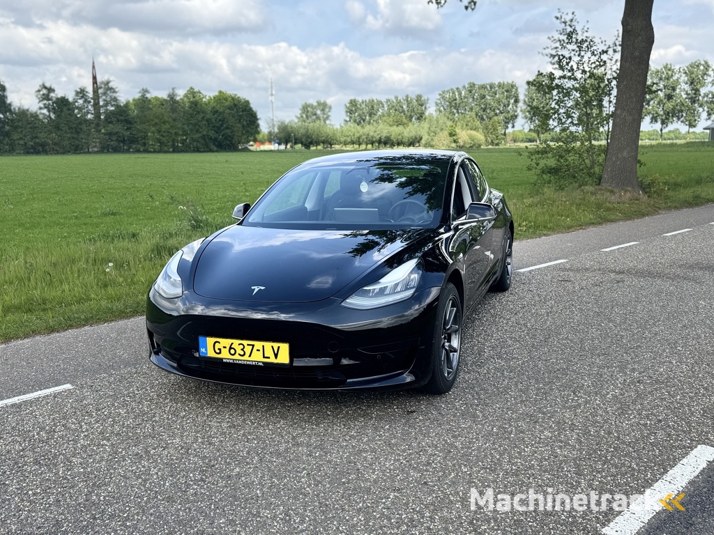 Tesla Model 3 Standaard RWD Plus 60KWH 325Pk 2019 Apk 11-2027 Marge