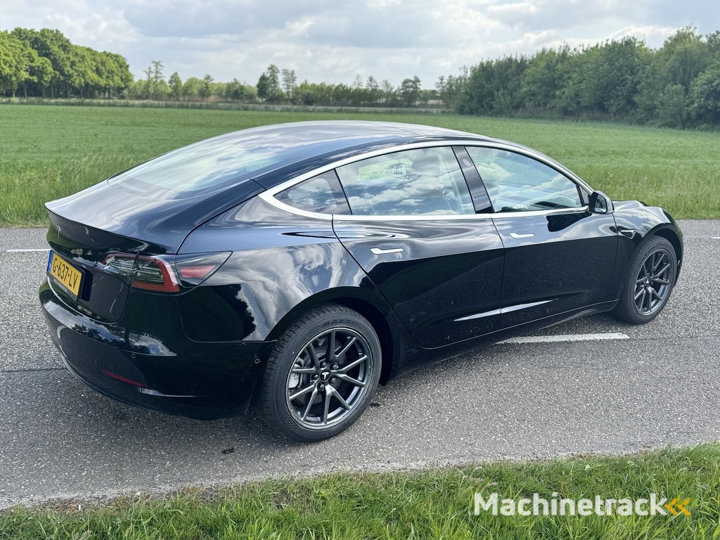 Tesla Model 3 Standaard RWD Plus 60KWH 325Pk 2019 Apk 11-2027 Marge