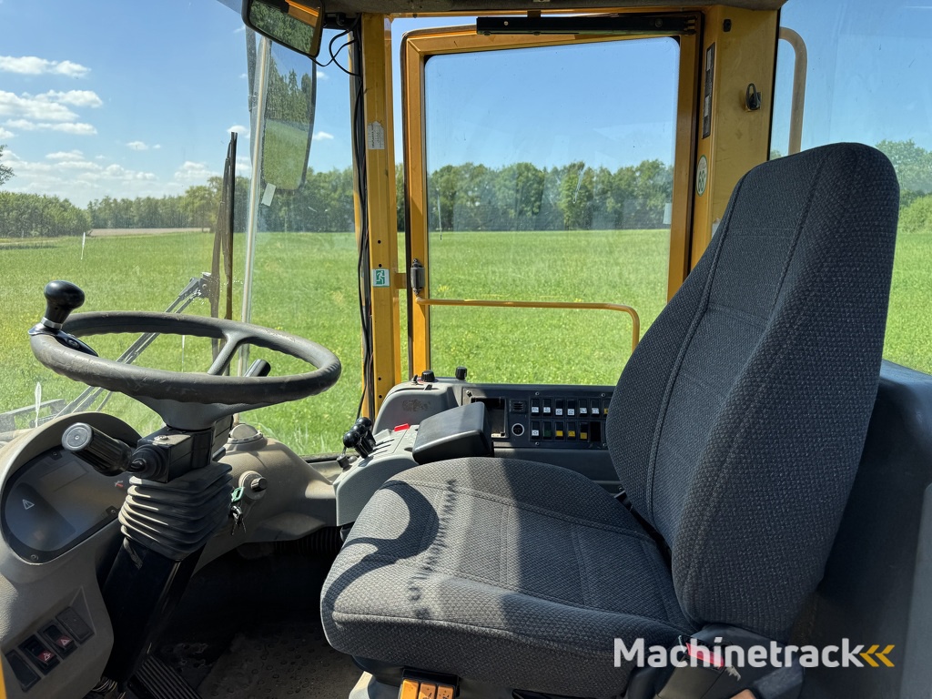 VOLVO - L110E - Shovel - Wheelloader  - 2005 - 9375 hours -