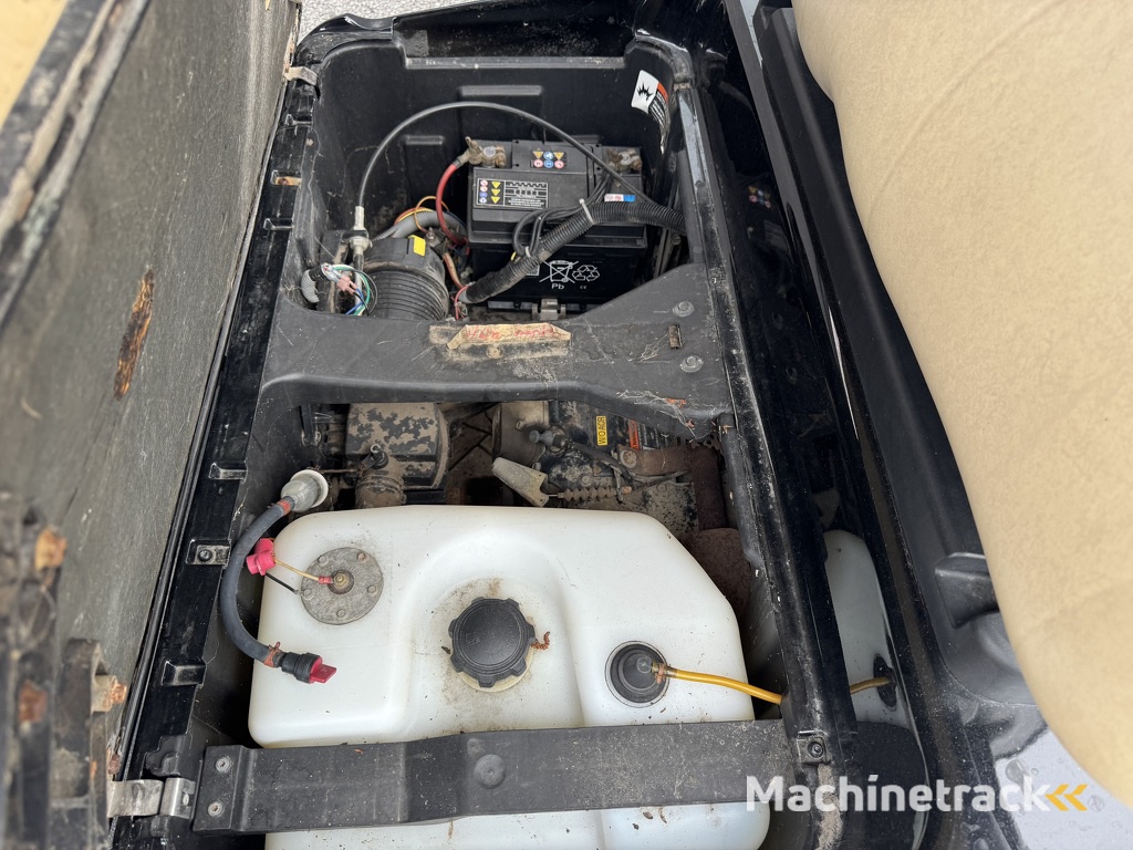 Golfcar CLUBCAR PRESEDENT zwart 2 zits Benzine golfkar cart