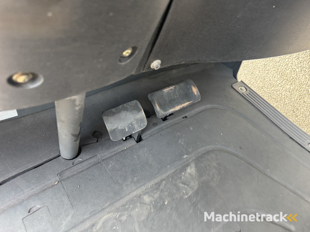 Linde H18T-01 Triplo 500 Freelift / Sideshift LPG 2012