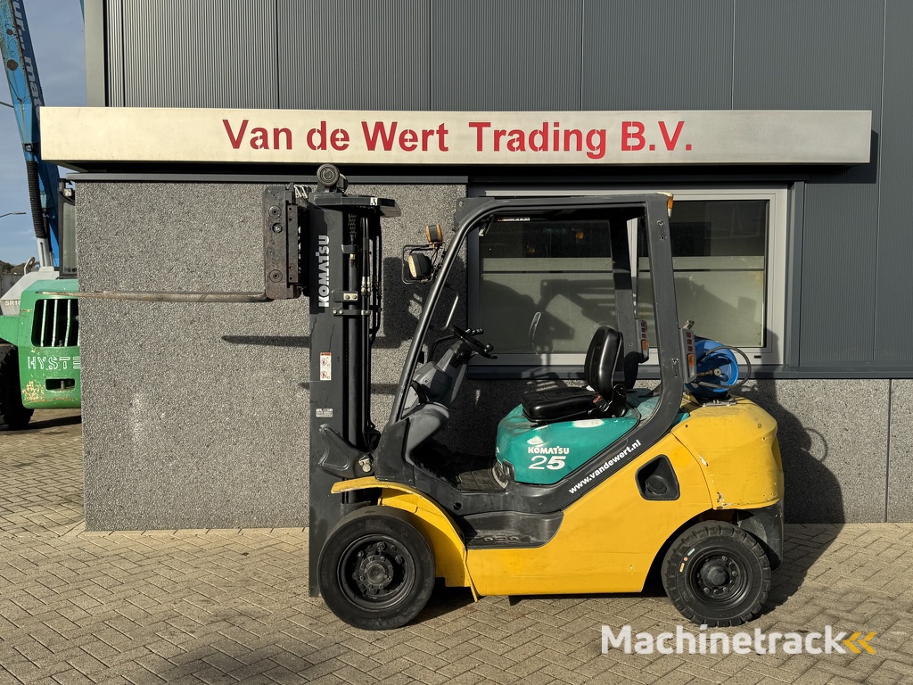 Komatsu FG25HT-16R Triplo 470 Freelift / Sideshift / Vorkversteller LPG 2008