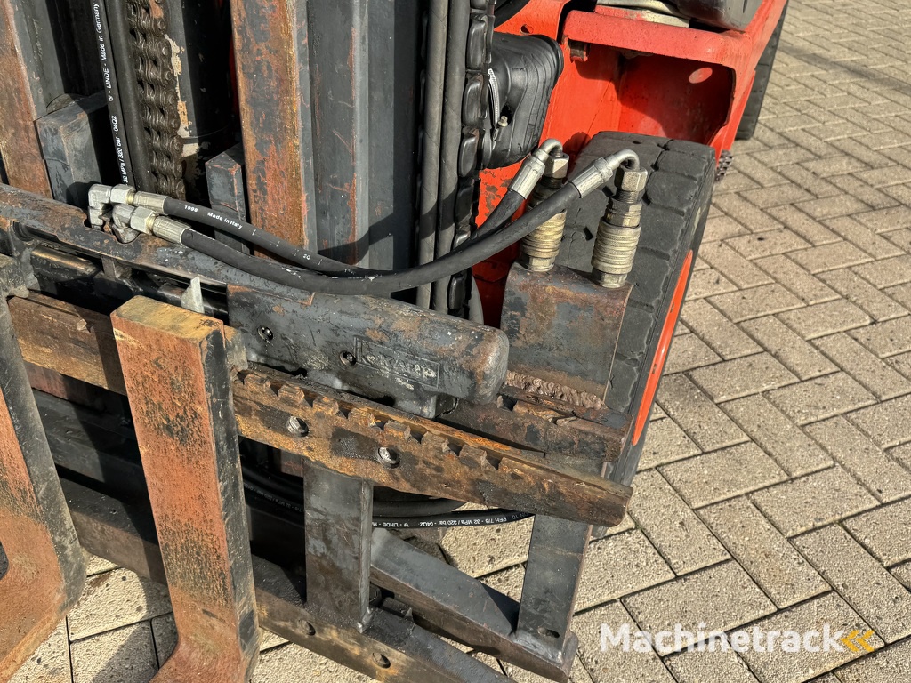 Linde H25D-02 Triplo 640 Freelift / Sideshift / 4e functie Diesel 1995