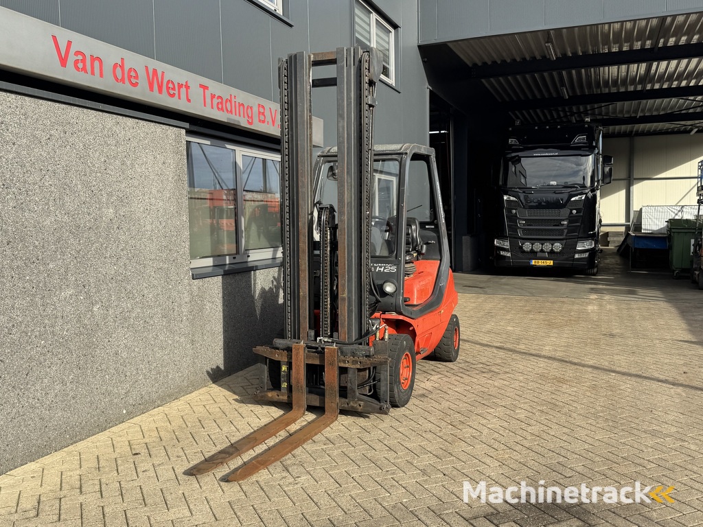 Linde H25D-02 Triplo 640 Freelift / Sideshift / 4e functie Diesel 1995