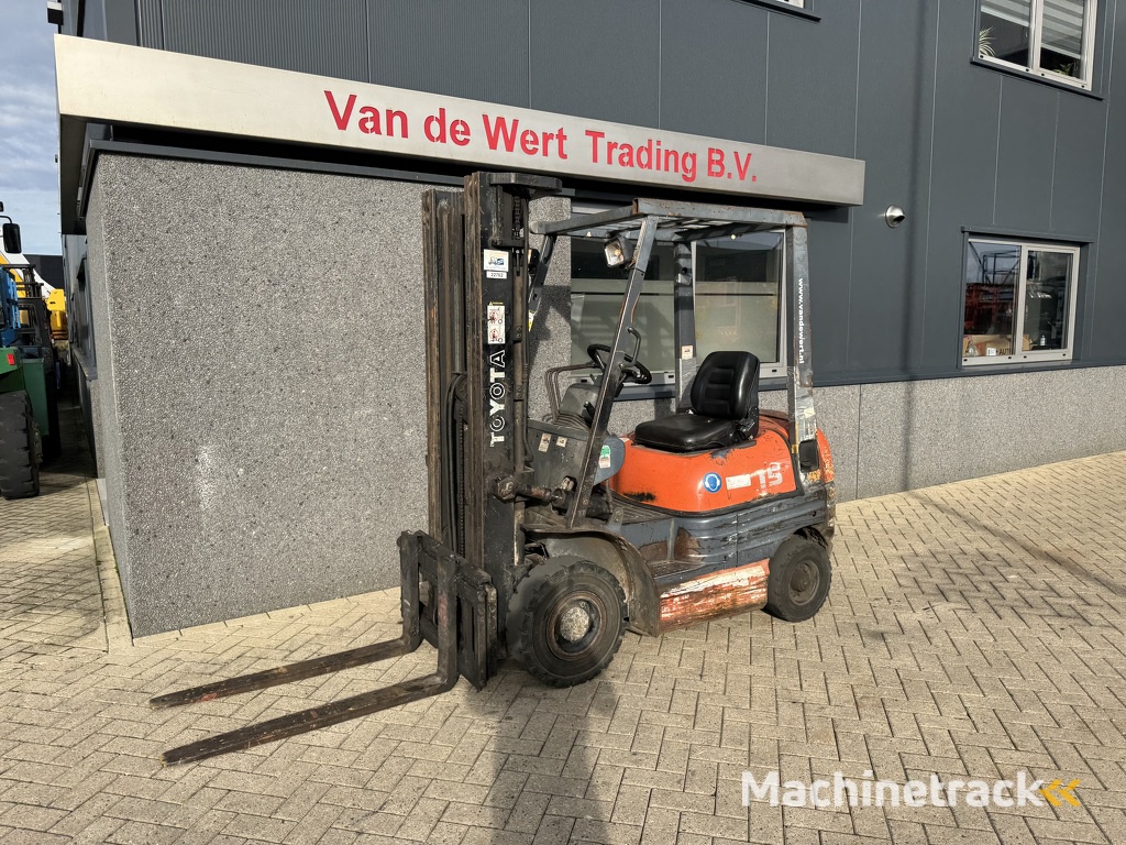 Toyota 02-6FDF15 Triplo 470 Freelift / Sideshift Diesel 1998