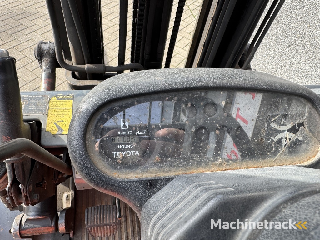 Toyota 02-6FDF15 Triplo 470 Freelift / Sideshift Diesel 1998