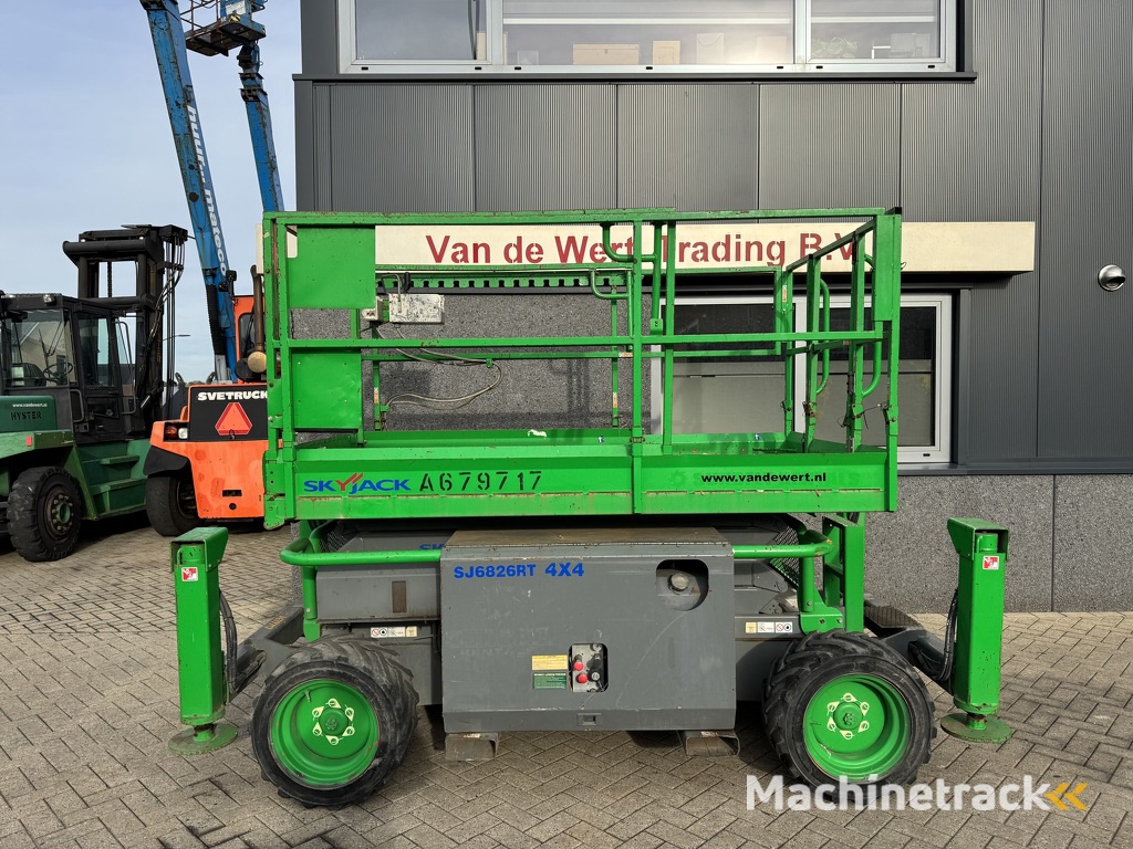 SKYJACK SJ 6826RT Schaarhoogwerker SCISSOR 2012 4X4 Kubota Diesel 10M Werkhoogte
