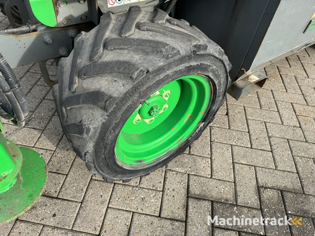 SKYJACK SJ 6826RT Schaarhoogwerker SCISSOR 2012 4X4 Kubota Diesel 10M Werkhoogte