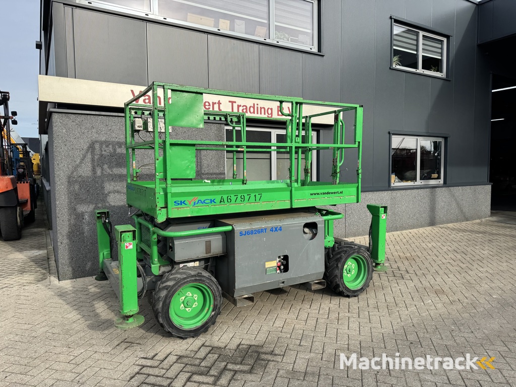 SKYJACK SJ 6826RT Schaarhoogwerker SCISSOR 2012 4X4 Kubota Diesel 10M Werkhoogte