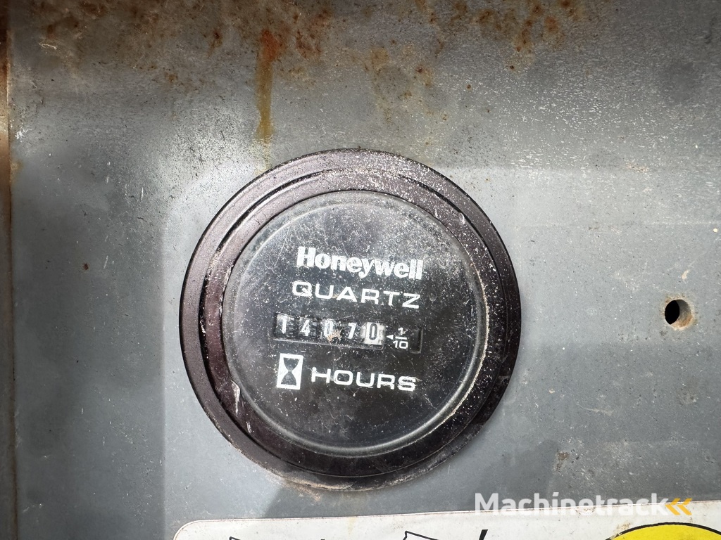 SKYJACK SJ 6826RT Schaarhoogwerker SCISSOR 2012 4X4 Kubota Diesel 10M Werkhoogte