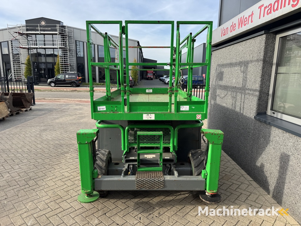 SKYJACK SJ 6826RT Schaarhoogwerker SCISSOR 2012 4X4 Kubota Diesel 10M Werkhoogte