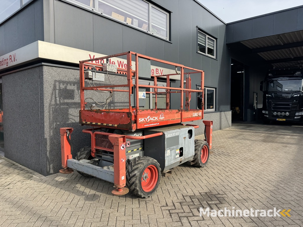 SKYJACK SJ 6826RT Schaarhoogwerker SCISSOR 2016 4X4 Kubota Diesel 10M Werkhoogte