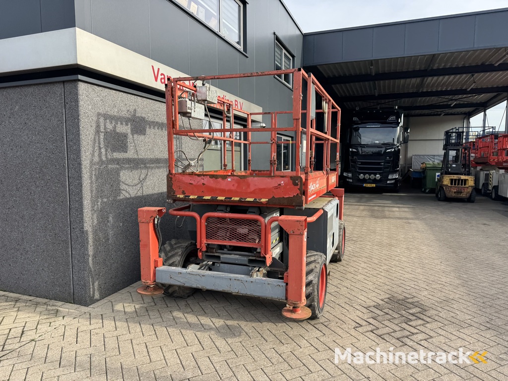SKYJACK SJ 6826RT Schaarhoogwerker SCISSOR 2016 4X4 Kubota Diesel 10M Werkhoogte