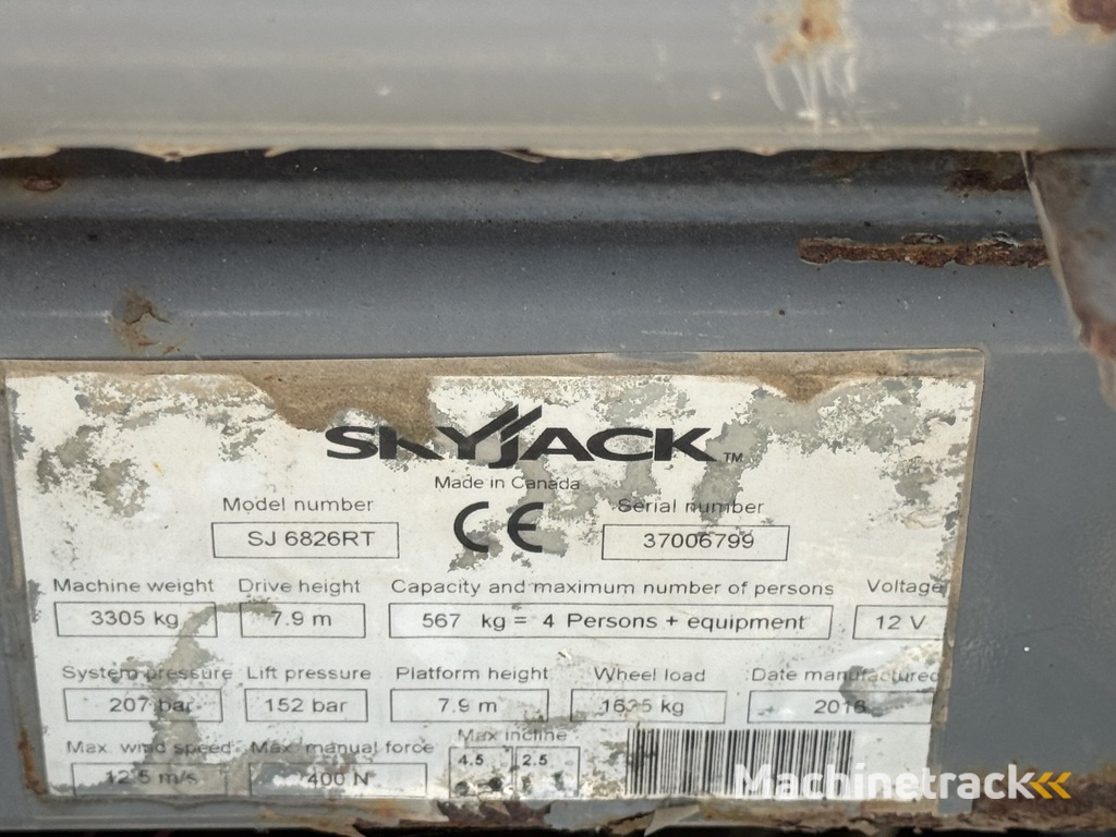 SKYJACK SJ 6826RT Schaarhoogwerker SCISSOR 2016 4X4 Kubota Diesel 10M Werkhoogte
