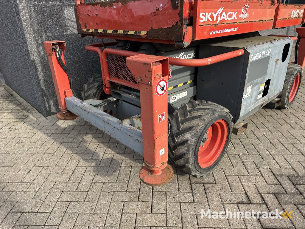 SKYJACK SJ 6826RT Schaarhoogwerker SCISSOR 2016 4X4 Kubota Diesel 10M Werkhoogte