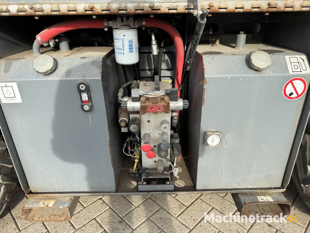 SKYJACK SJ 6826RT Schaarhoogwerker SCISSOR 2016 4X4 Kubota Diesel 10M Werkhoogte