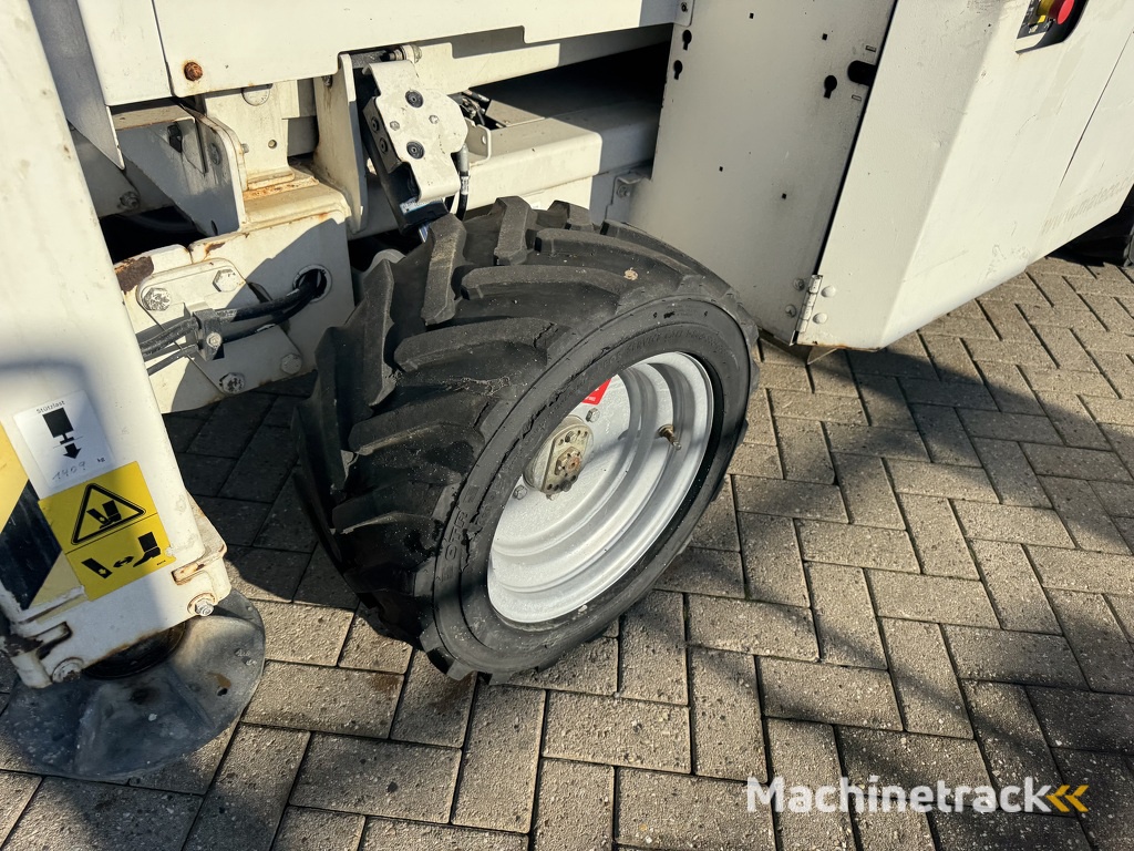 Genie GS 3369 RT  Hoogwerker / Arbeitsbuhne 12mtr werkhoogte 4x4 Kubota DIESEL 2012