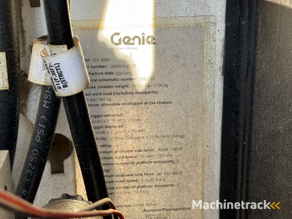 GENIE GS 4069 RT  Hoogwerker / Arbeitsbuhne 14mtr werkhoogte 4x4 Kubota DIESEL 2013