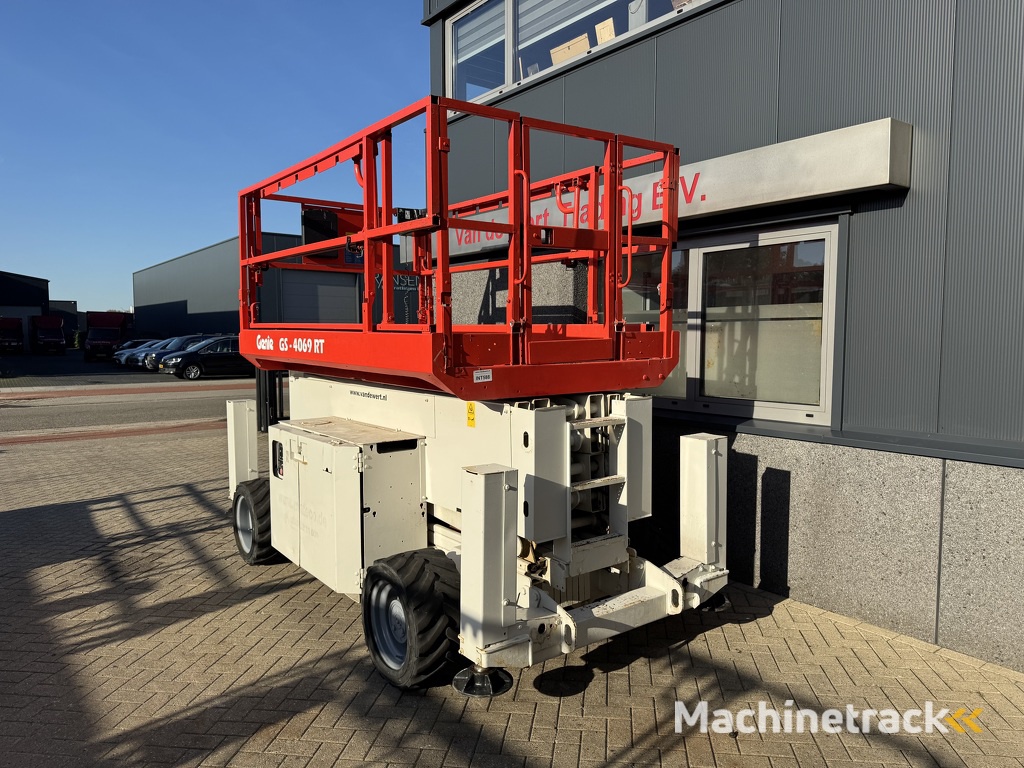 GENIE GS 4069 RT  Hoogwerker / Arbeitsbuhne 14mtr werkhoogte 4x4 Kubota DIESEL 2013