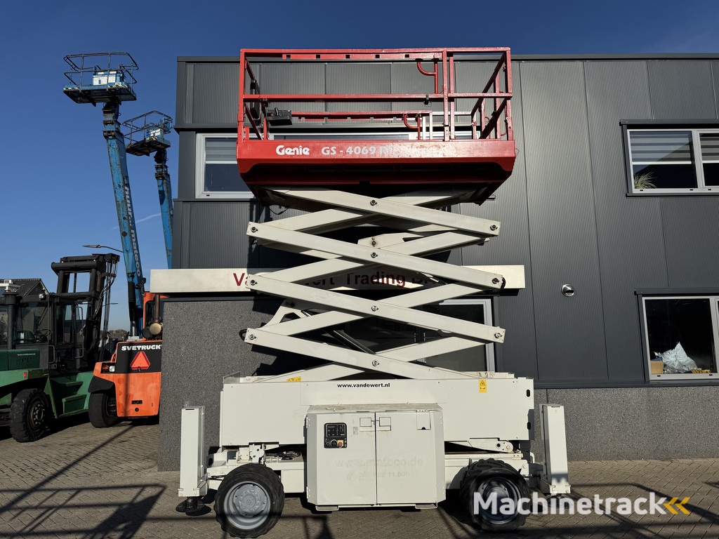 GENIE GS 4069 RT  Hoogwerker / Arbeitsbuhne 14mtr werkhoogte 4x4 Kubota DIESEL 2013