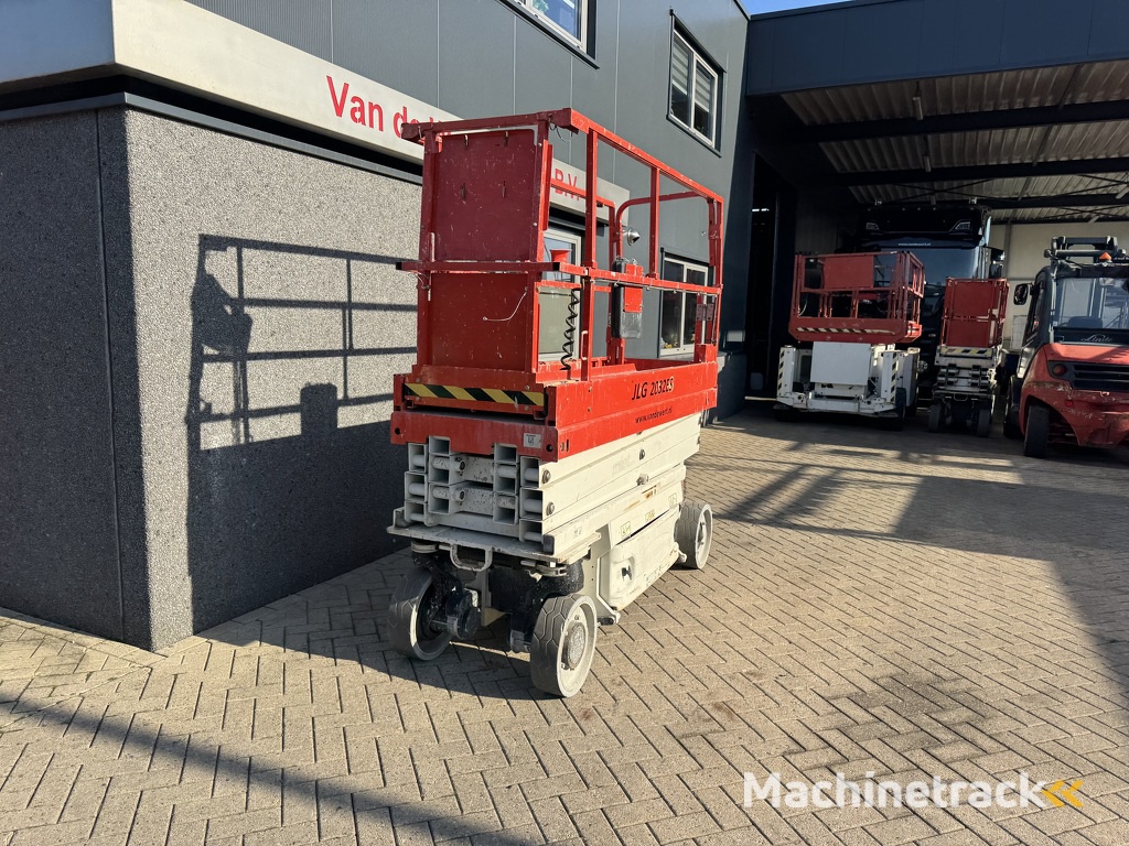 JLG 2032ES Schaarhoogwerker / Scissor lift 8Meter Werkhoogte 2016 Elektrisch
